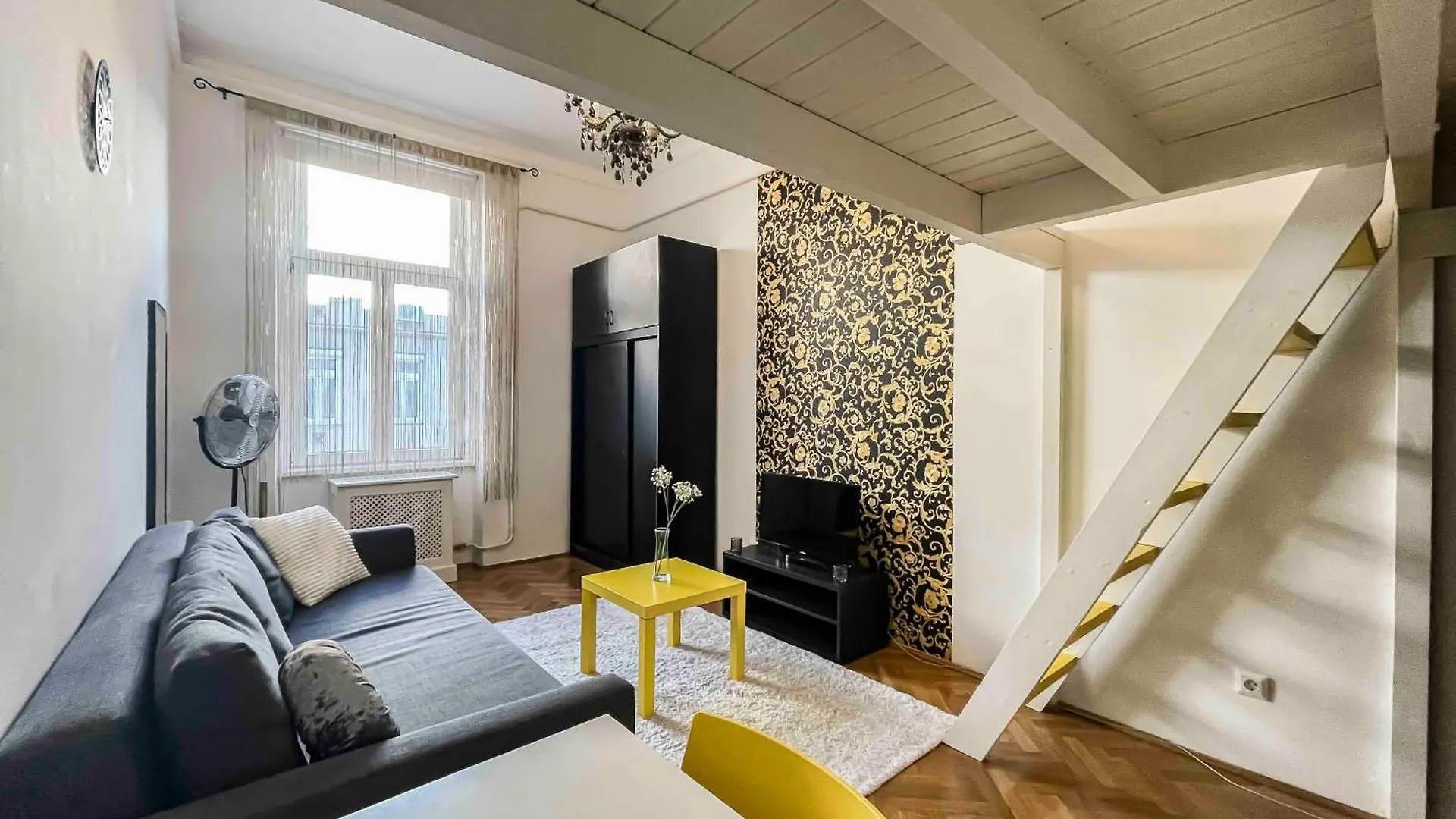 Yellow And Bright Studio Apartment Budapest