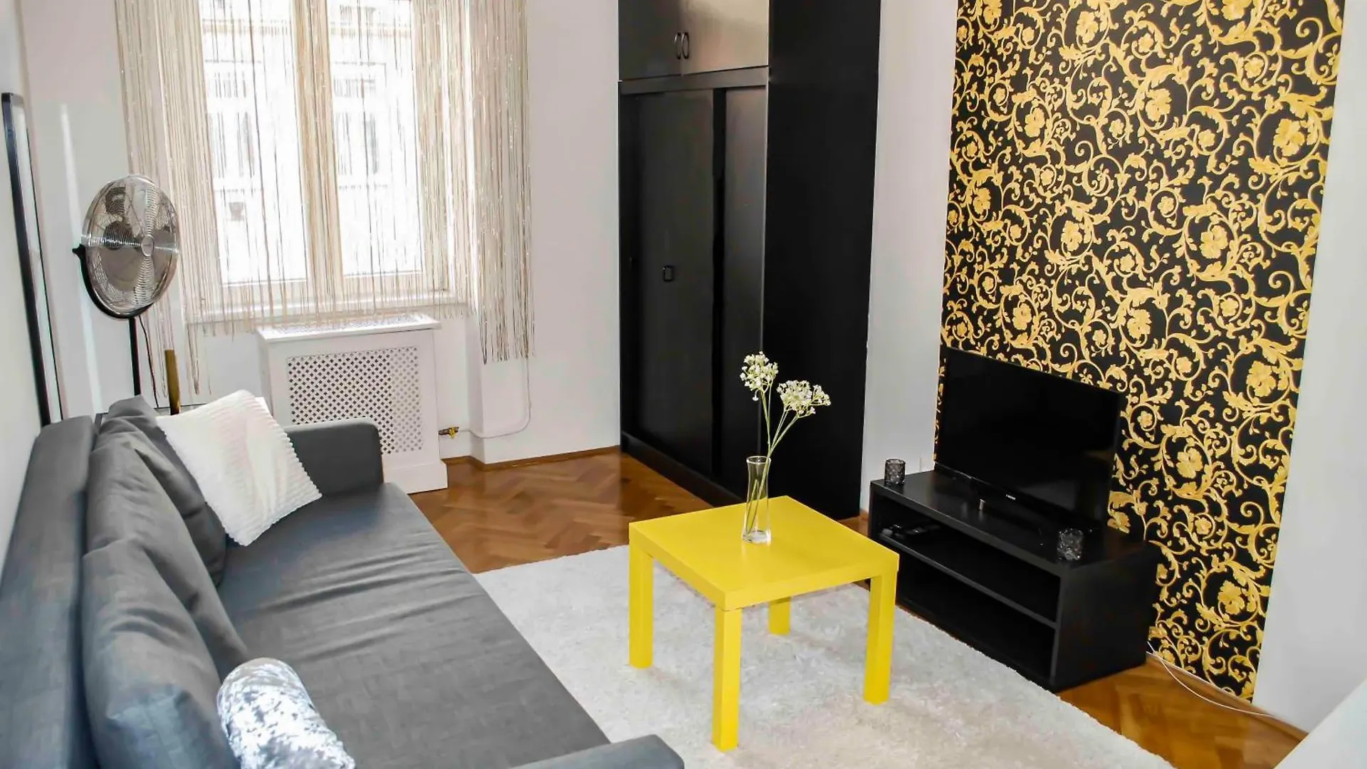 Yellow And Bright Studio Apartment Budapest
