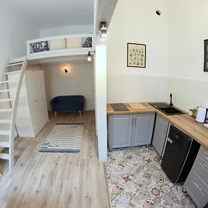 Cosy Nest Apartment